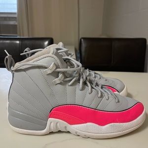 Air Jordan 12 Retro (GS) Wolf Grey/Racer Pink 510815-060 size 5.5Y